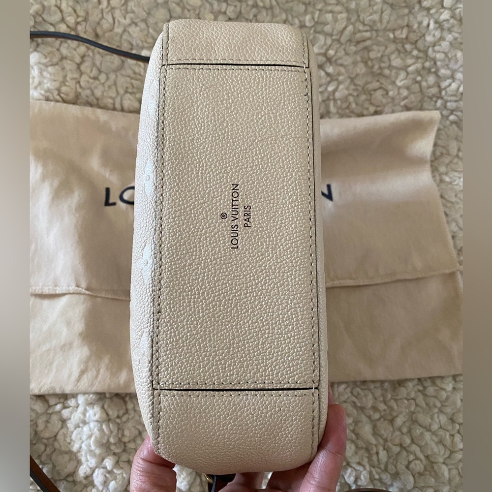 Louis Vuitton saintonge empreinte - Picture 5 of 17